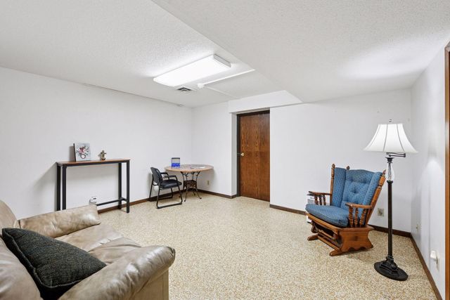 708 Chestnut Street, Arlington, MN 55307