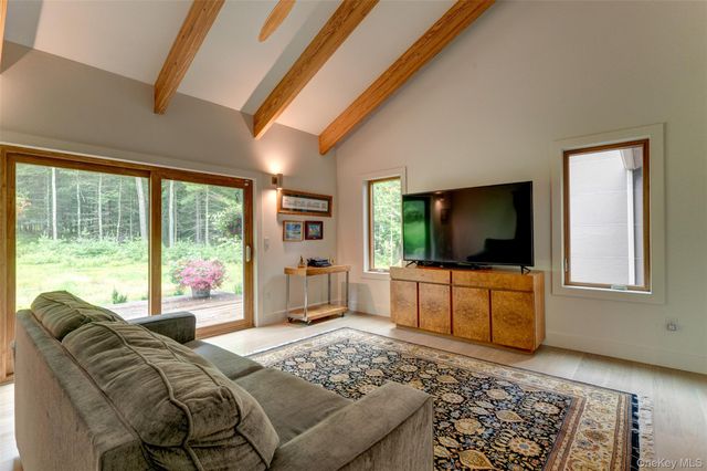116 Francis Drive, Narrowsburg, NY 12764