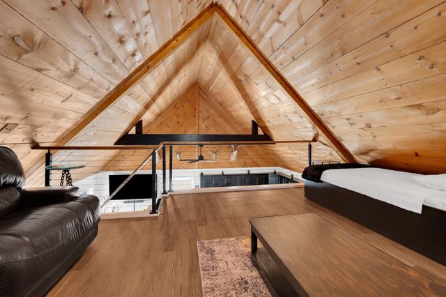 1956 Vanzant Bend Rd, Belvidere, TN 37306