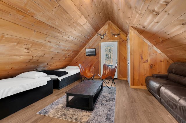 1956 Vanzant Bend Rd, Belvidere, TN 37306