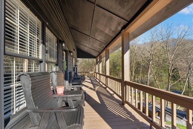 1956 Vanzant Bend Rd, Belvidere, TN 37306