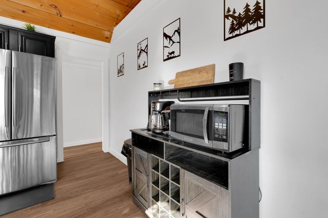 1956 Vanzant Bend Rd, Belvidere, TN 37306