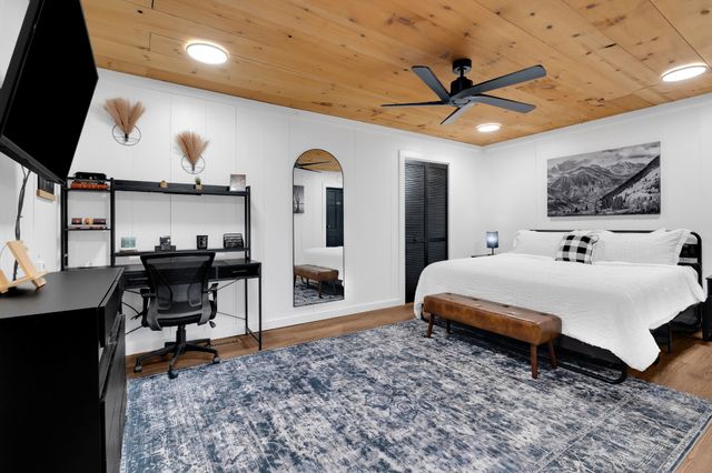 1956 Vanzant Bend Rd, Belvidere, TN 37306