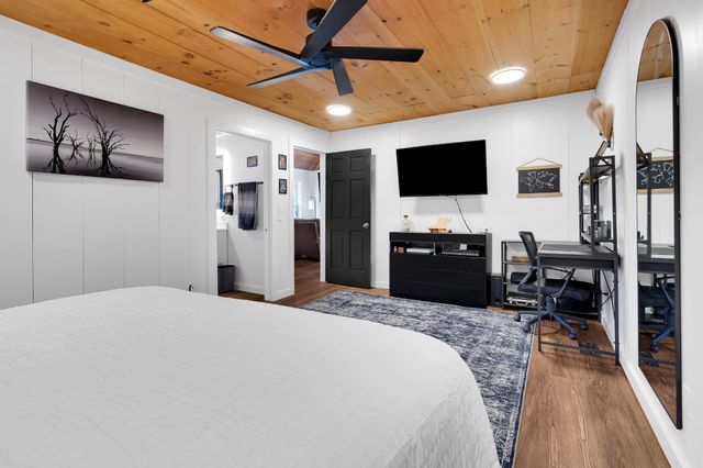 1956 Vanzant Bend Rd, Belvidere, TN 37306