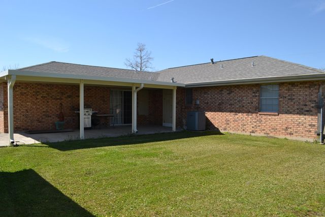 163 Comeaux Dr, Lockport, LA 70374