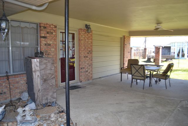 163 Comeaux Dr, Lockport, LA 70374