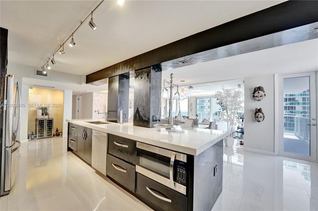 2751 S Ocean Drive 908S, Hollywood, FL 33019