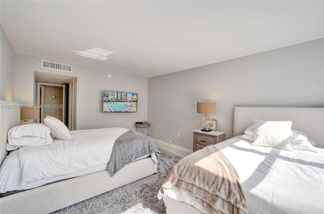 2751 S Ocean Drive 908S, Hollywood, FL 33019