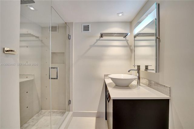2751 S Ocean Drive 908S, Hollywood, FL 33019