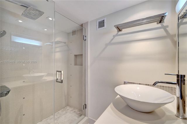 2751 S Ocean Drive 908S, Hollywood, FL 33019