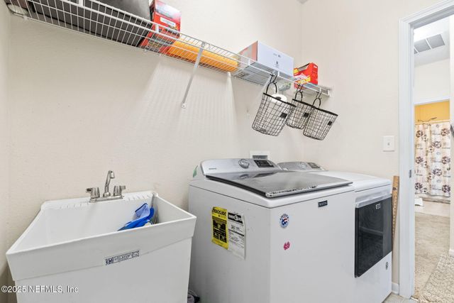 300 E AUBURN OAKS Road E, Jacksonville, FL 32218