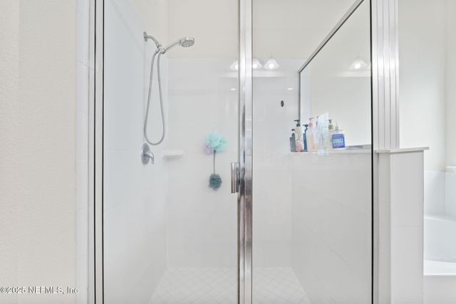 300 E AUBURN OAKS Road E, Jacksonville, FL 32218