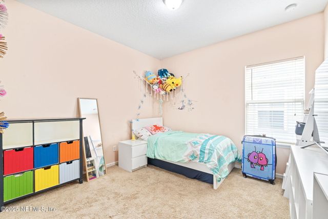 300 E AUBURN OAKS Road E, Jacksonville, FL 32218