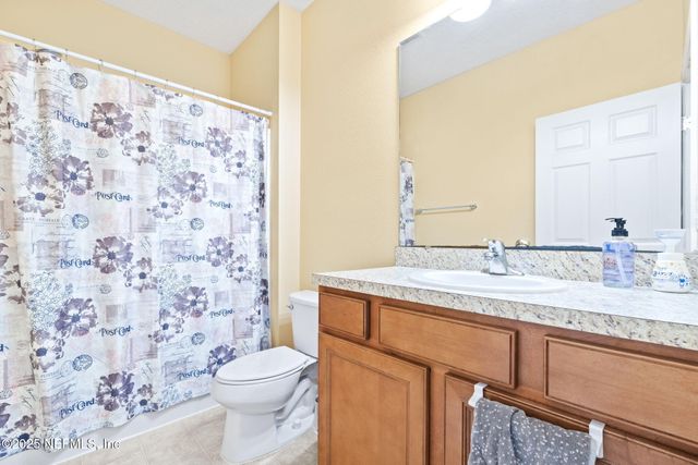 300 E AUBURN OAKS Road E, Jacksonville, FL 32218