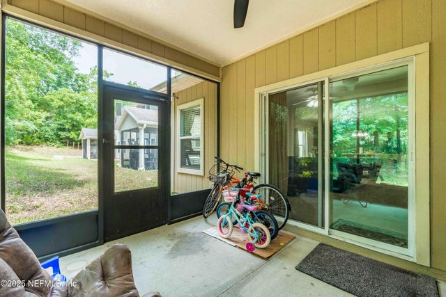 300 E AUBURN OAKS Road E, Jacksonville, FL 32218