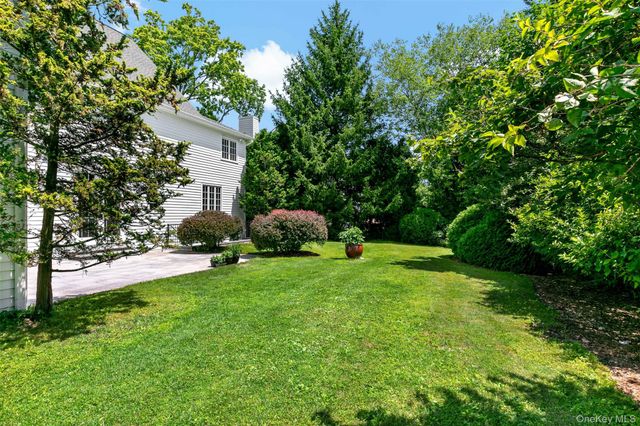 18 Sammis Lane, White Plains, NY 10605