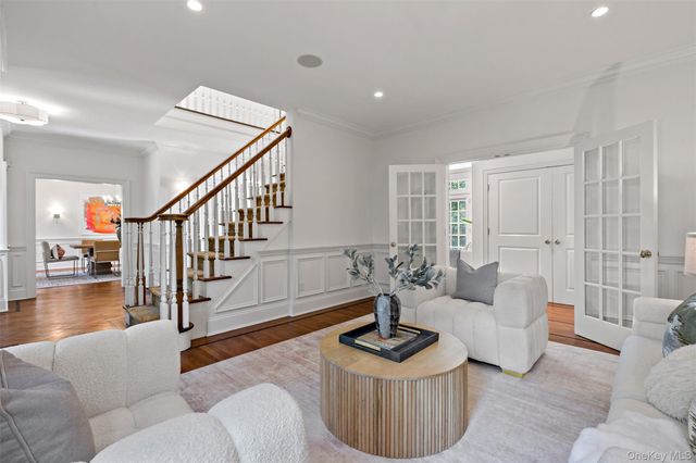 18 Sammis Lane, White Plains, NY 10605