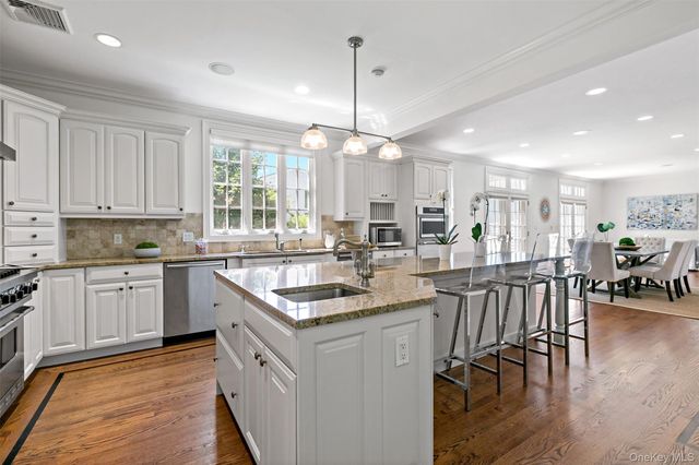 18 Sammis Lane, White Plains, NY 10605
