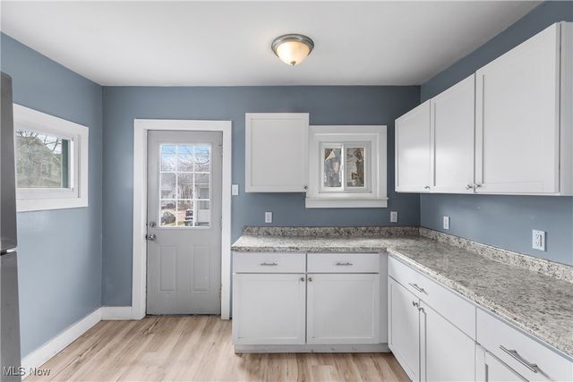 594 Columbia Avenue, Akron, OH 44310