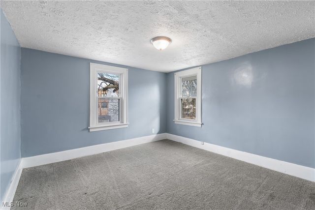 594 Columbia Avenue, Akron, OH 44310