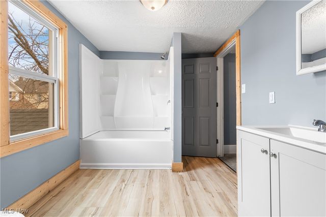 594 Columbia Avenue, Akron, OH 44310