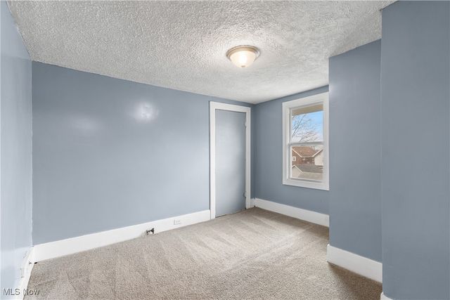 594 Columbia Avenue, Akron, OH 44310