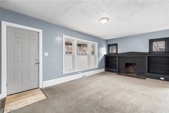 594 Columbia Avenue, Akron, OH 44310