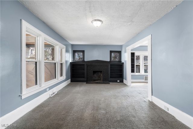 594 Columbia Avenue, Akron, OH 44310