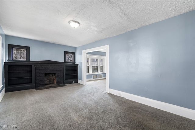 594 Columbia Avenue, Akron, OH 44310