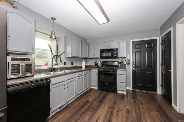 8605 Hempford Drive, Fort Wayne, IN 46819