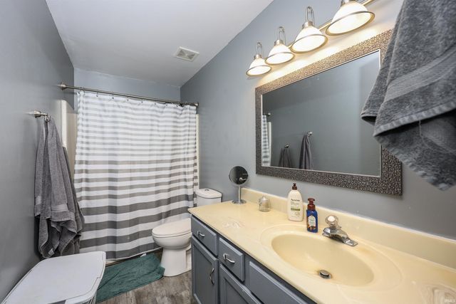 8605 Hempford Drive, Fort Wayne, IN 46819