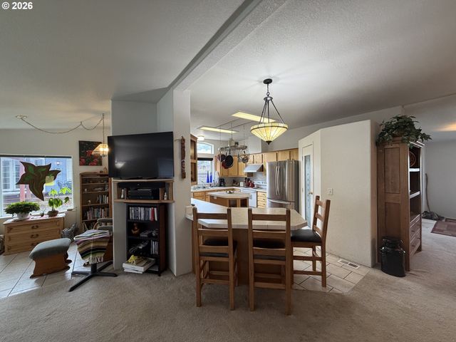 404 S COLLEGE St, Joseph, OR 97846