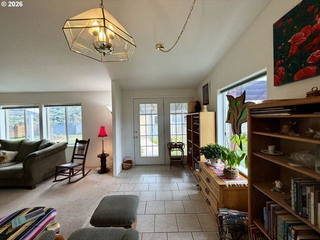 404 S COLLEGE St, Joseph, OR 97846