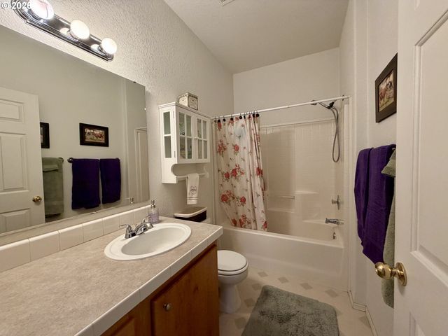 404 S COLLEGE St, Joseph, OR 97846