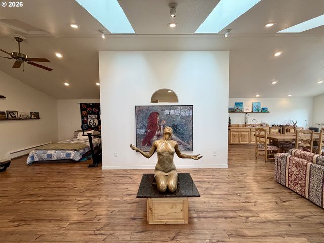 404 S COLLEGE St, Joseph, OR 97846