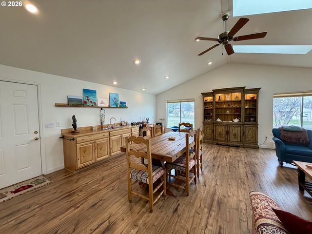 404 S COLLEGE St, Joseph, OR 97846