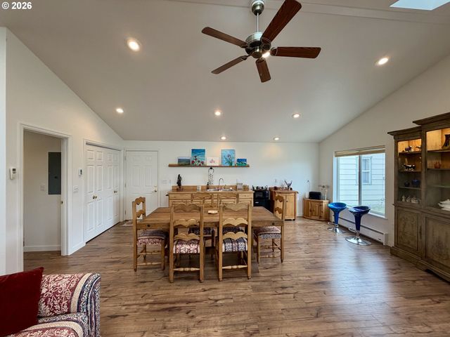 404 S COLLEGE St, Joseph, OR 97846