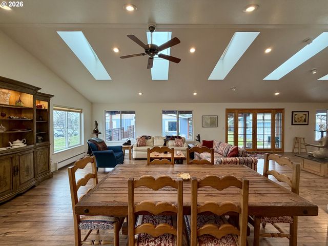 404 S COLLEGE St, Joseph, OR 97846