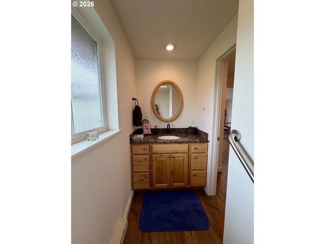 404 S COLLEGE St, Joseph, OR 97846