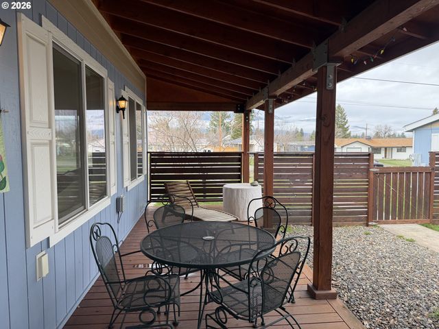 404 S COLLEGE St, Joseph, OR 97846