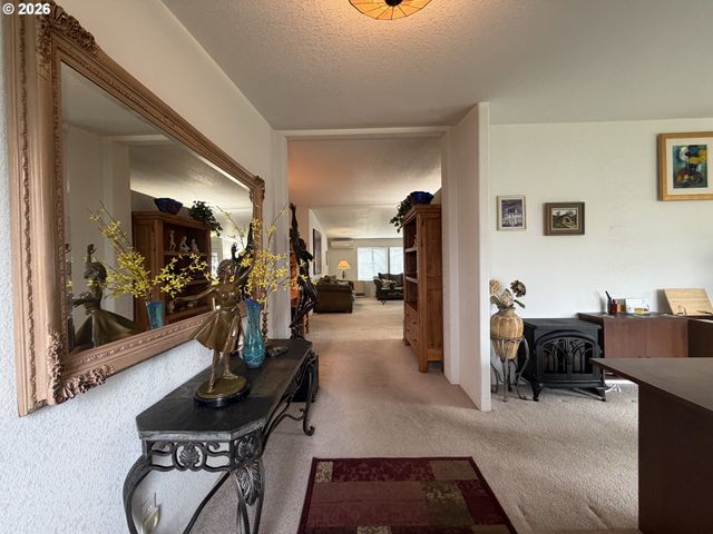 404 S COLLEGE St, Joseph, OR 97846