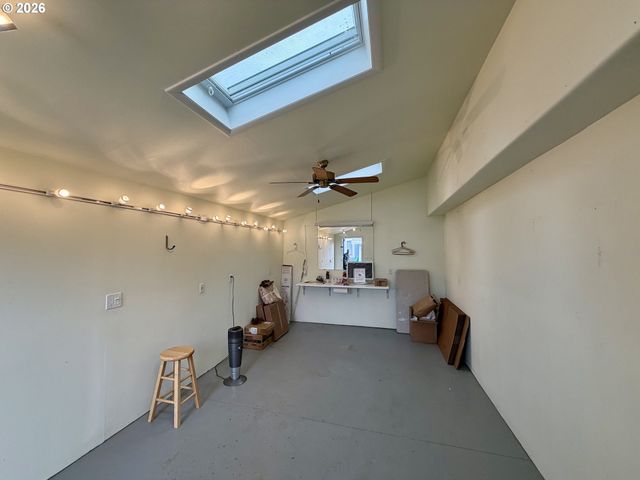 404 S COLLEGE St, Joseph, OR 97846