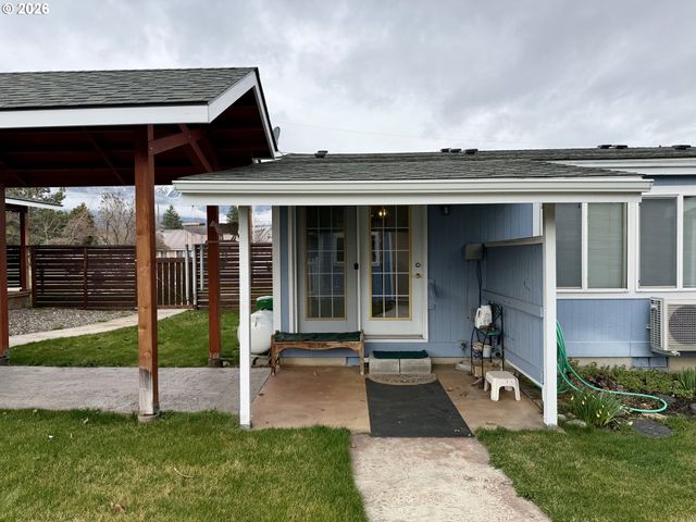 404 S COLLEGE St, Joseph, OR 97846