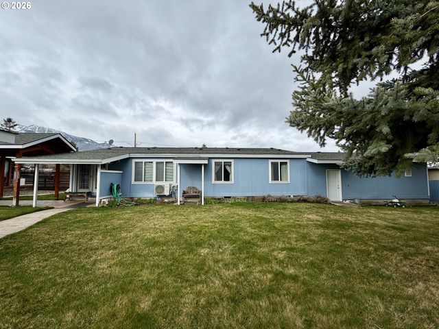 404 S COLLEGE St, Joseph, OR 97846