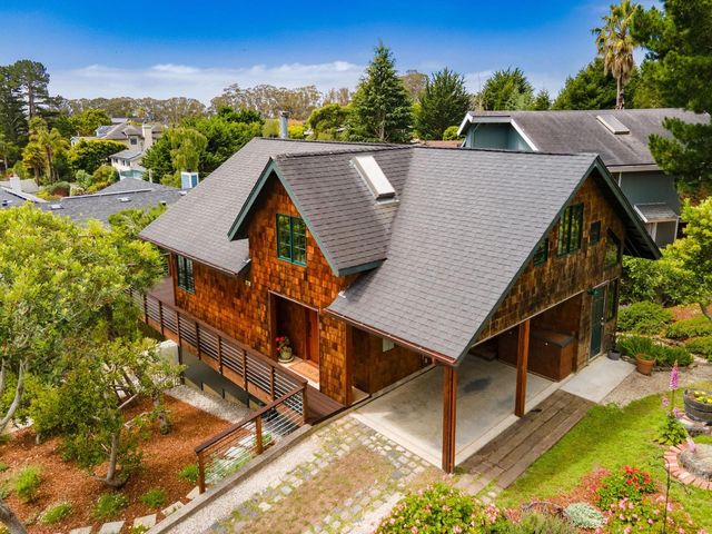 401 Avenue Del Oro, El Granada, CA 94018