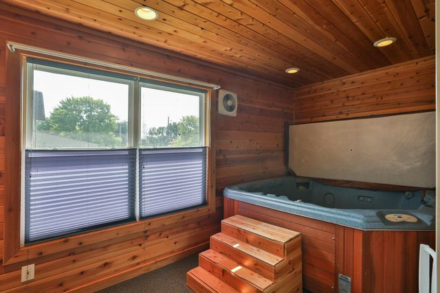 1533 Francisco Road, Columbus, OH 43220