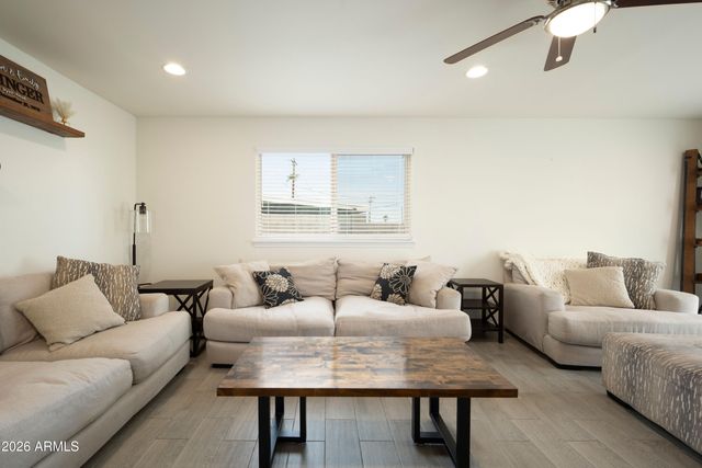 11221 N 31ST Place, Phoenix, AZ 85028