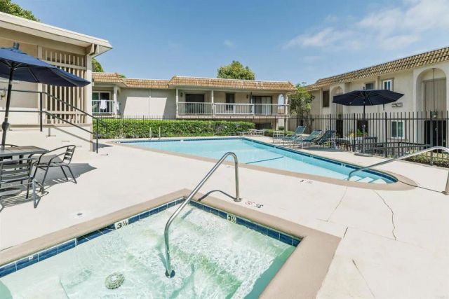 2349 Altisma Way B, Carlsbad, CA 92009