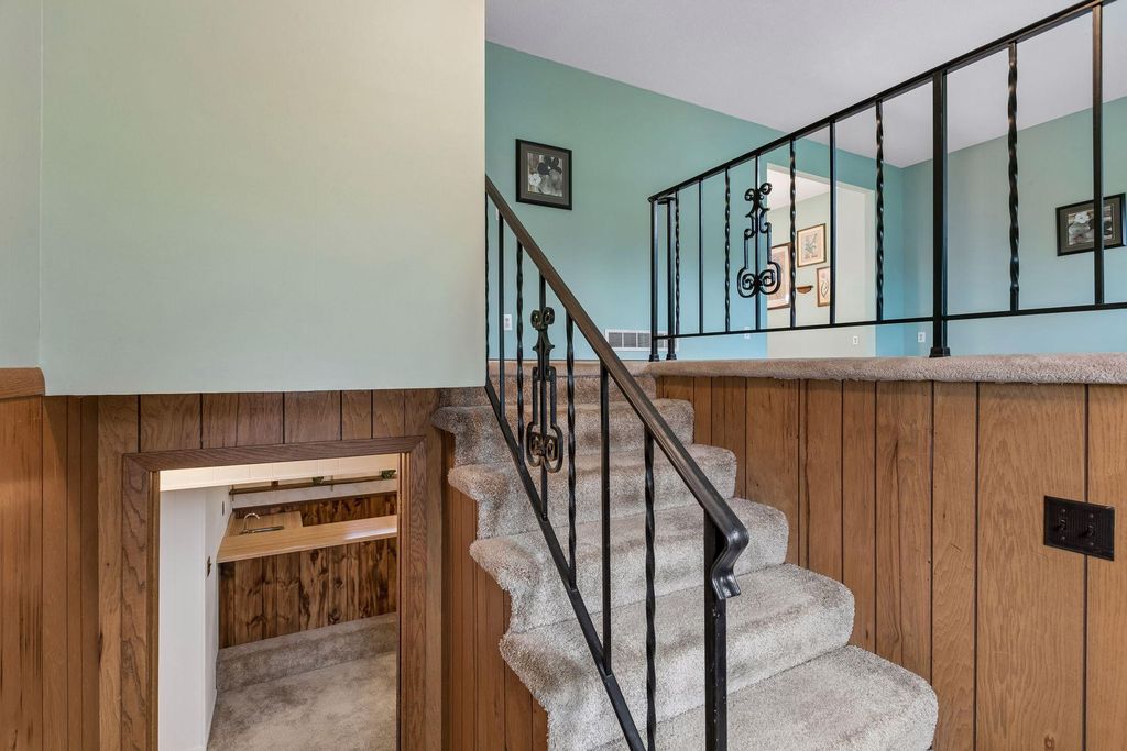 756 Larson Court, Shoreview, MN 55126 — photo 3