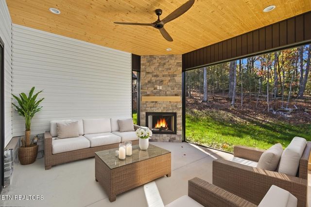 121 Nuhya Way, Loudon, TN 37774